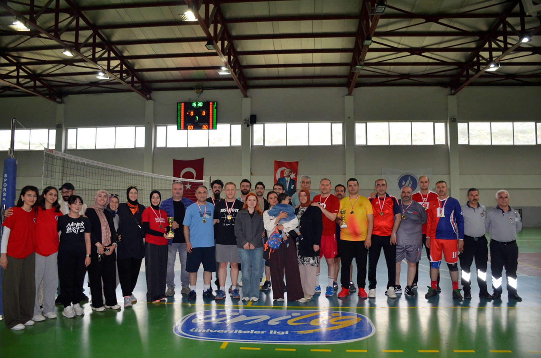 BESST-İVAL ’26 Kapsamında Düzenlenen Voleybol Turnuvasında Şampiyonlar Kupalarını Aldı
