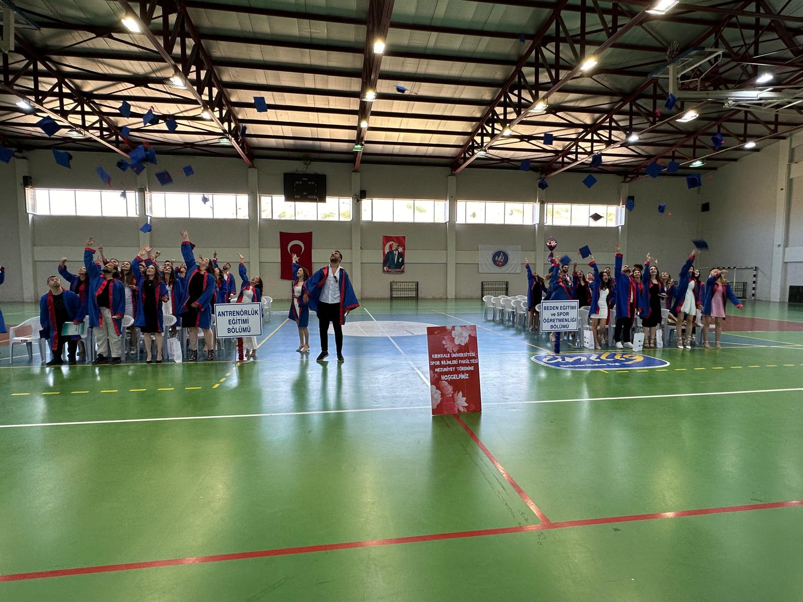 Kırıkkale Üniversitesi Spor Bilimleri Fakültesi Mezuniyet Töreni Coşkuyla Gerçekleşti
