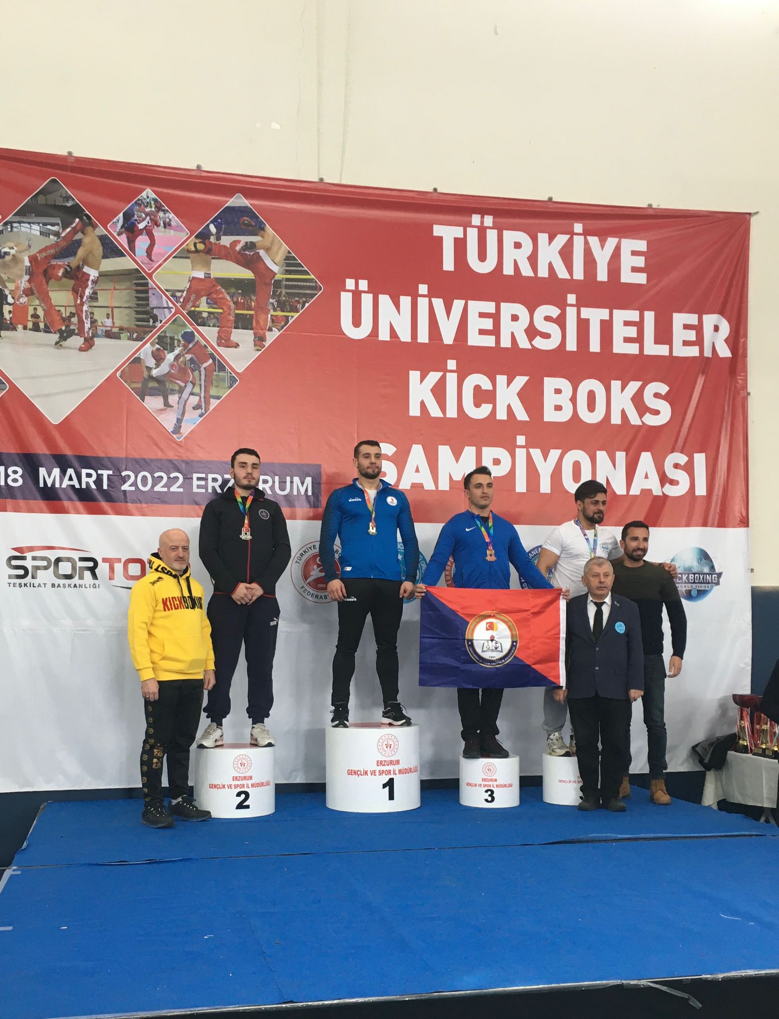 Üniversiteler Arası Türkiye Kick Boks Şampiyonasında Fakültemiz Öğrencilerinden Büyük Başarı