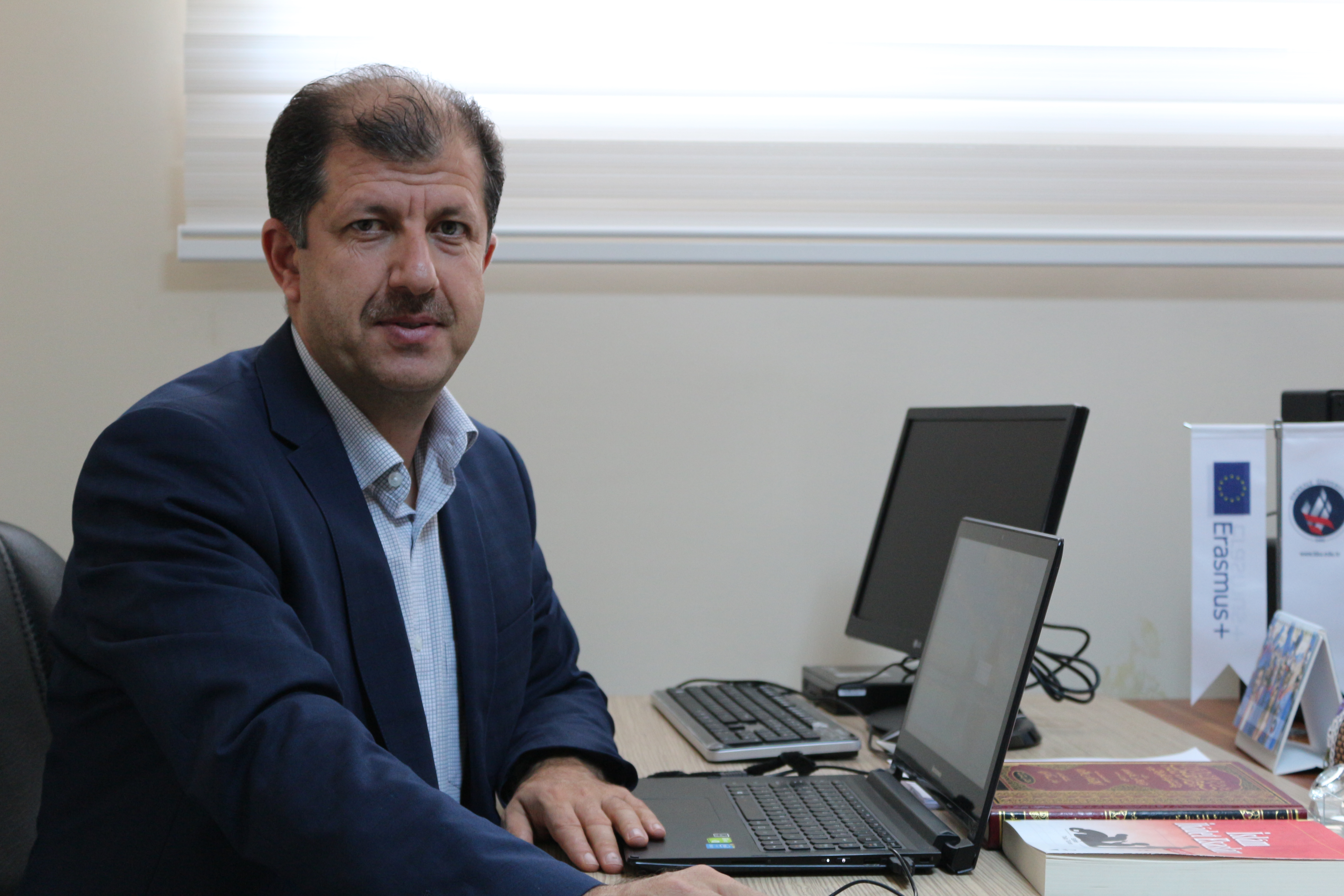 Temel İslam Bilimleri Bölümü öğretim üyesi Abdurrahman CANDAN hocamız Profesör olmuştur. Kendisini tebrik ediyor, başarılarının devamını diliyoruz.