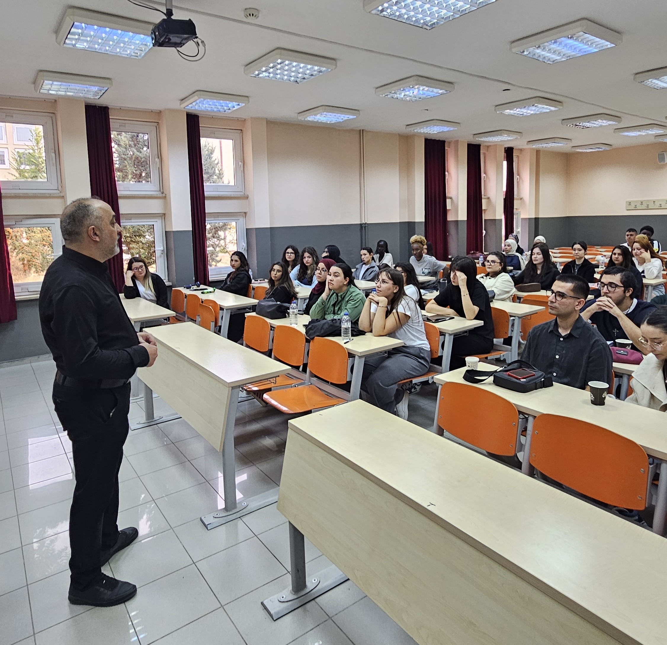 Bölümümüzde Birinci Sınıf Öğrencilerine Yönelik Oryantasyon Programı Gerçekleştirildi