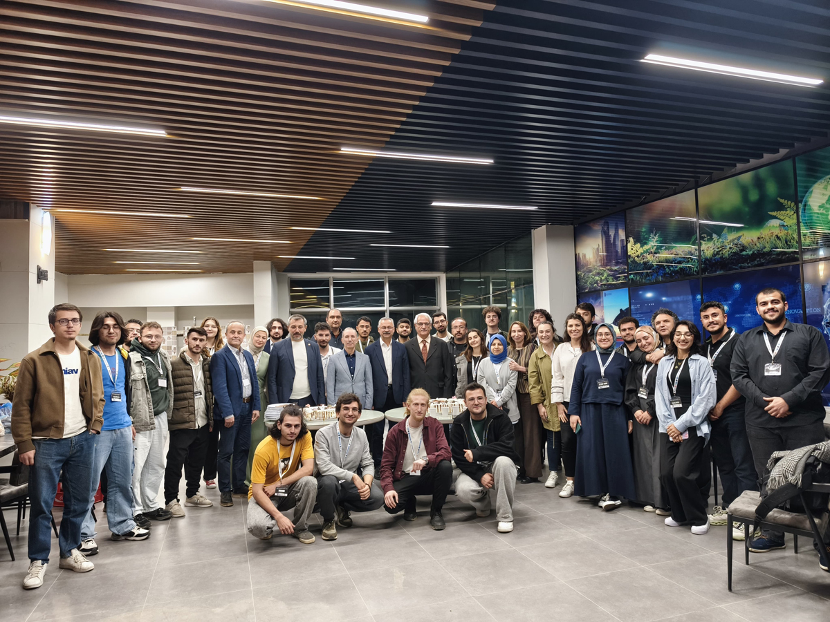 Üniversitemiz, Hackathon'25 ile Hayvan Sağlığı Alanında Girişimci Zihinleri Buluşturdu