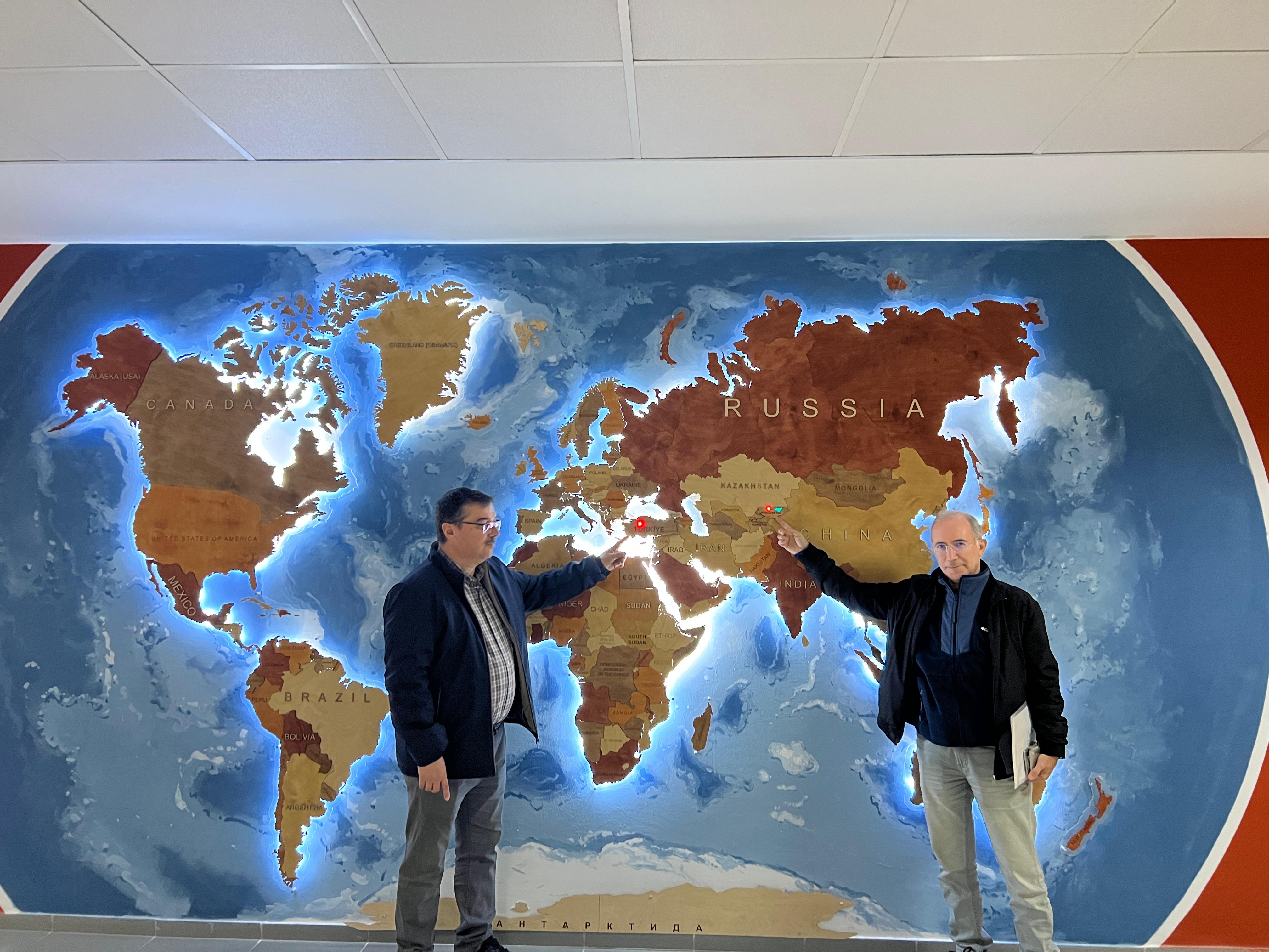 Fakültemiz Dekanı Prof. Dr. Serkan ERAT ve Öğretim üyesi Prof. Dr. Mehmet Akif KARSLI Orhun Değişim Programı Kapsamında Kırgızistan- Türkiye Manas Üniversitesi Veteriner Fakültesinde bulundular