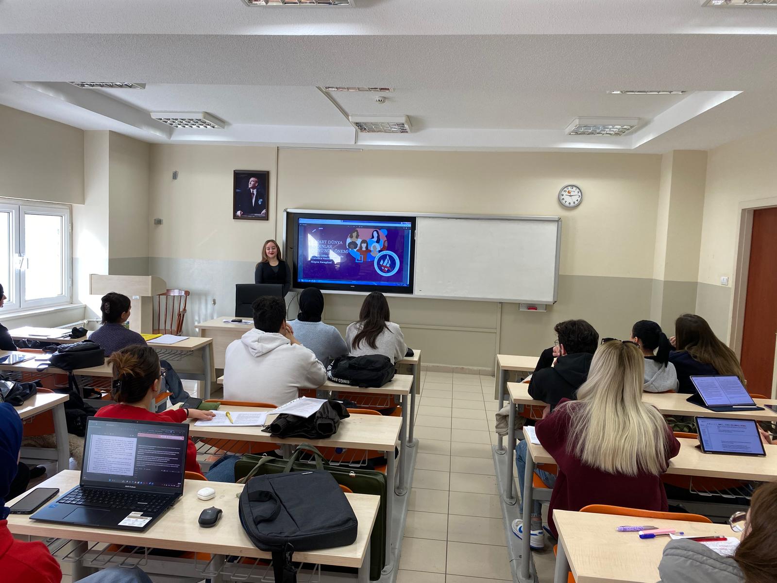 8 Mart Dünya Kadınlar Günü'nün Önemi konulu sunum